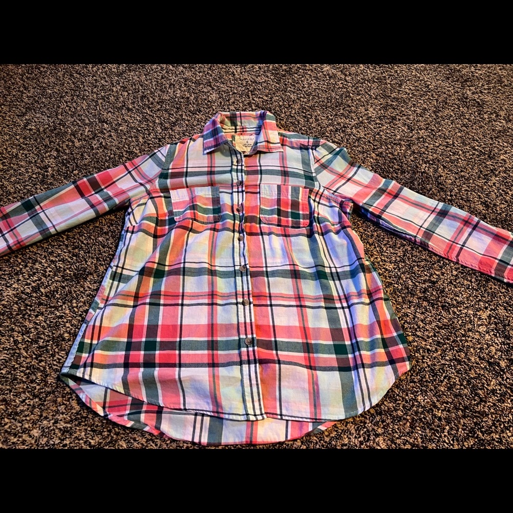 Girls size s shirt